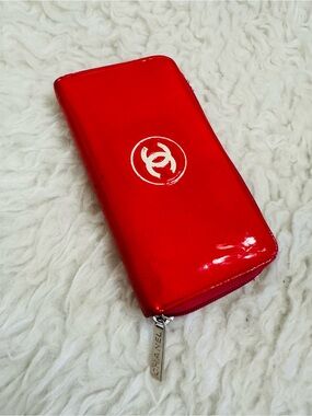 CHANEL Red Patent Zip Wallet with White CC Emblem